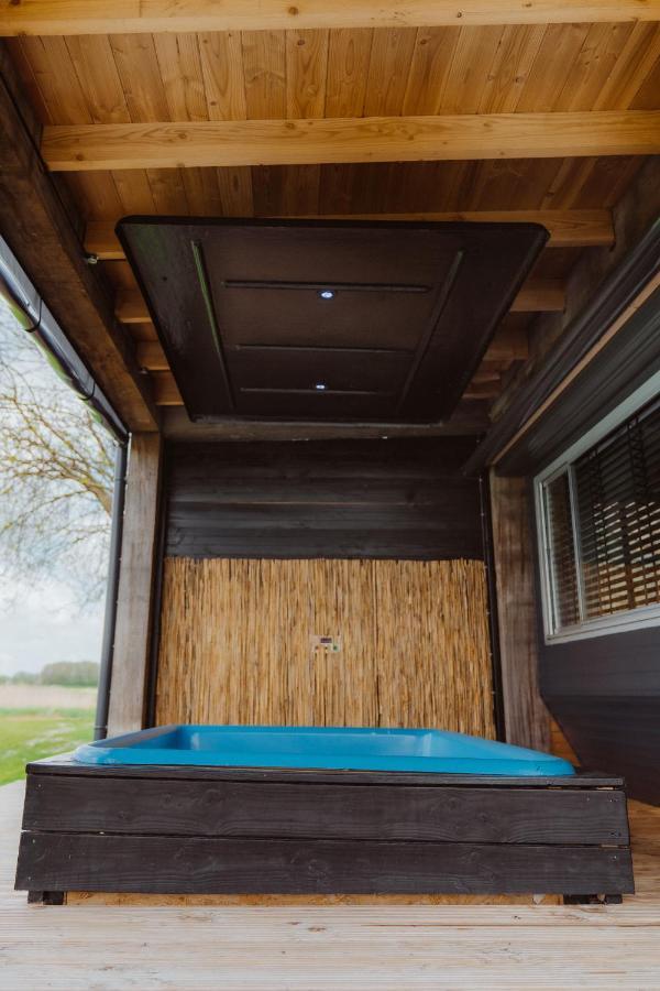 Villa Tiny Farm House Met Hot Tub. Menaldum Exterior foto